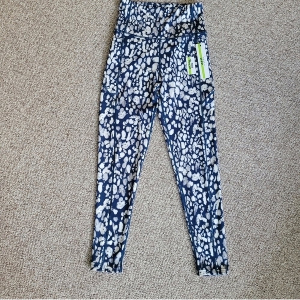 NWT Nicole Miller Sport Animal Print Leggings Size Small